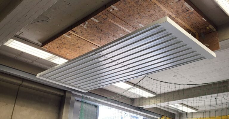 sálavé panely KSP v športovej hale – ballwurfsicherheit DIN 18032-3