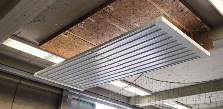 sálavé panely KSP ve sportovní hale – ballwurfsicherheit DIN 18032-3