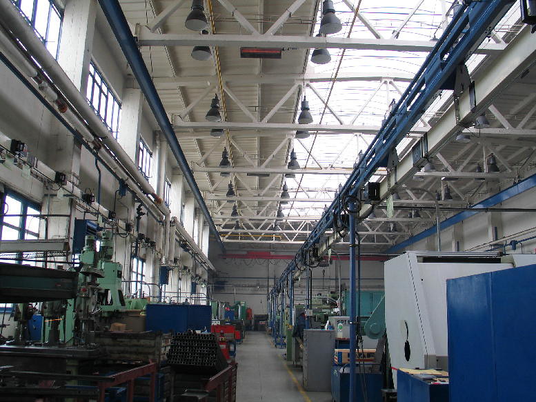 Sálavé vykurovanie výrobnej haly pomocou plynových infražiaričov MKV.